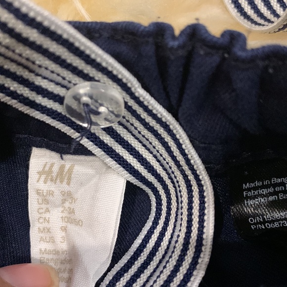 H&M Navy Blue Dress Pants in Size 2-3T with Attached Suspenders - Picture 4 of 5